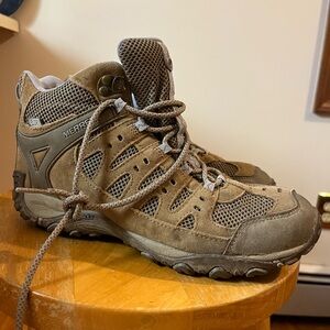 Merrell Ladies Moab Hiking Boots - 9